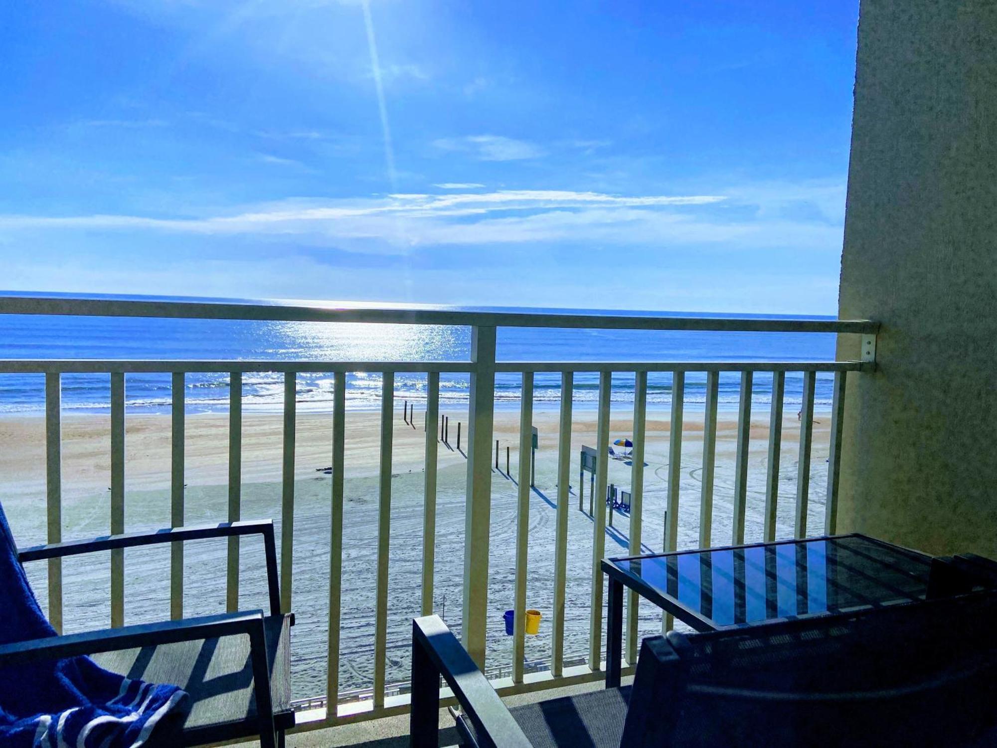 Ocean Breeze - Direct Ocean Front-Pool Is Open Apartman Daytona Beach Kültér fotó