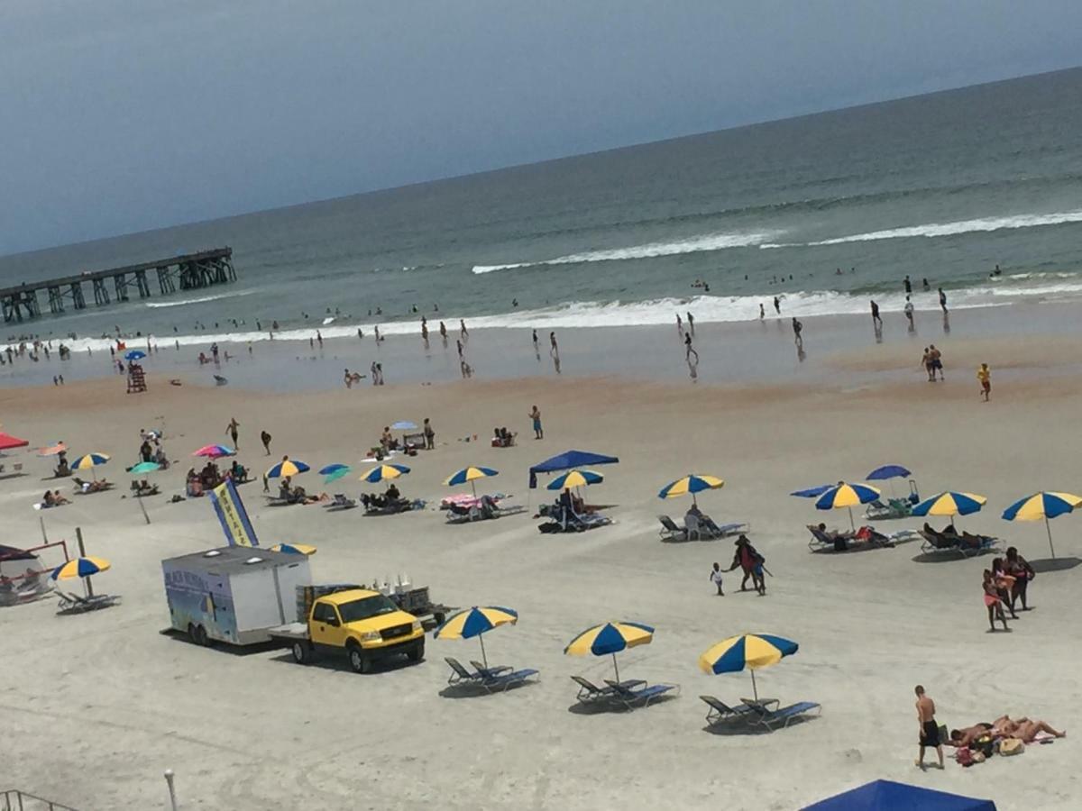 Ocean Breeze - Direct Ocean Front-Pool Is Open Apartman Daytona Beach Kültér fotó