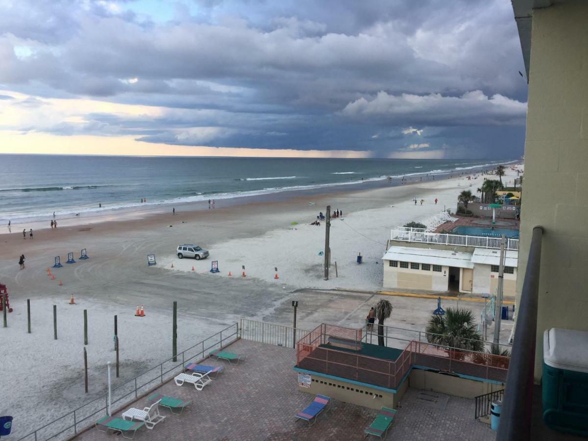Ocean Breeze - Direct Ocean Front-Pool Is Open Apartman Daytona Beach Kültér fotó